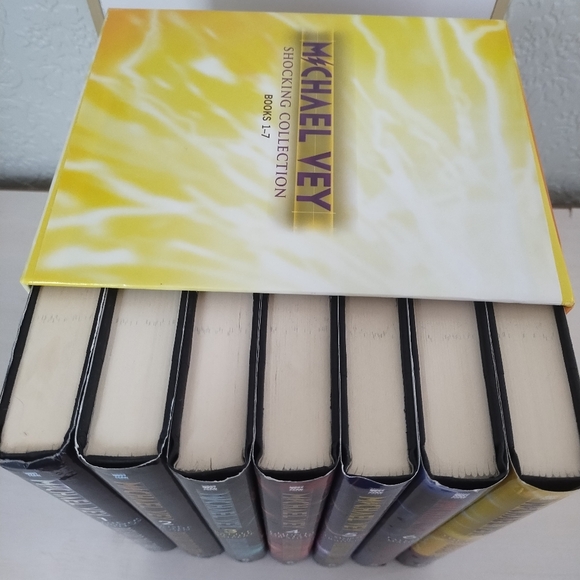 Michael Vey Shocking Collection Hardback Books 1-7 (Boxed Set) - Picture 2 of 11